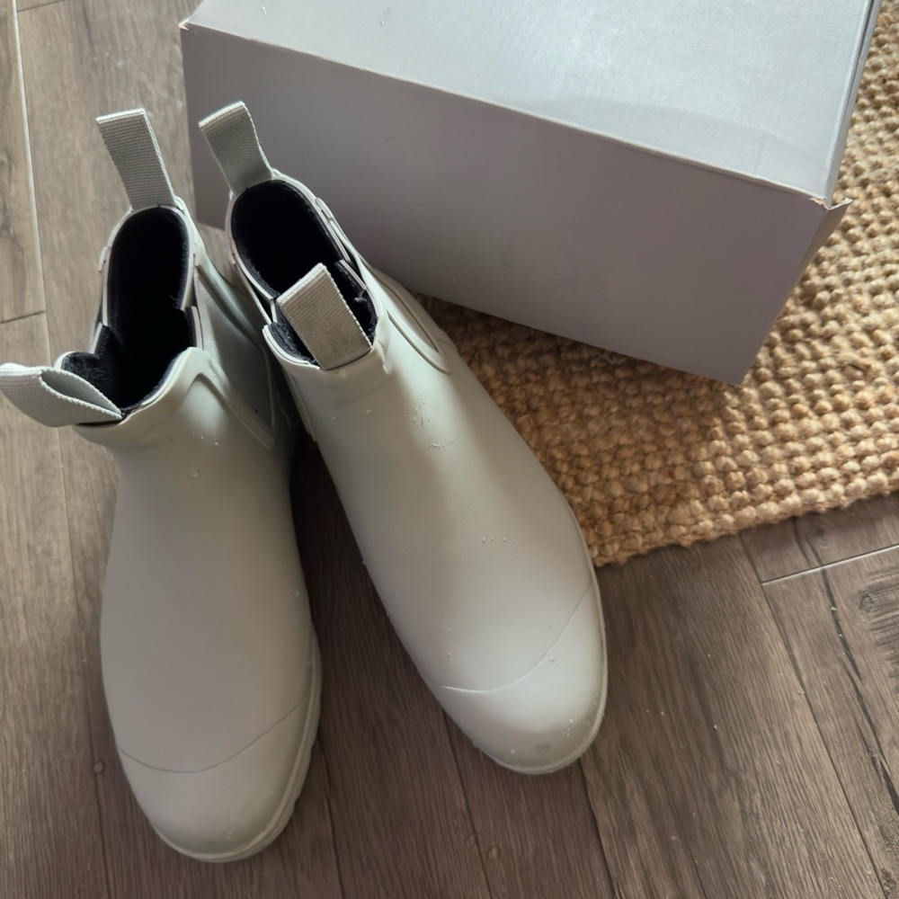 Everlane blue Rubber Chelsea Boots - Rain Boots - Women's